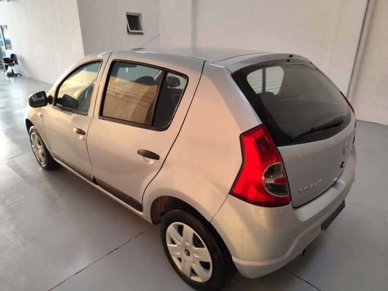 Sandero Autentique 1.6 ano 2010 (1)