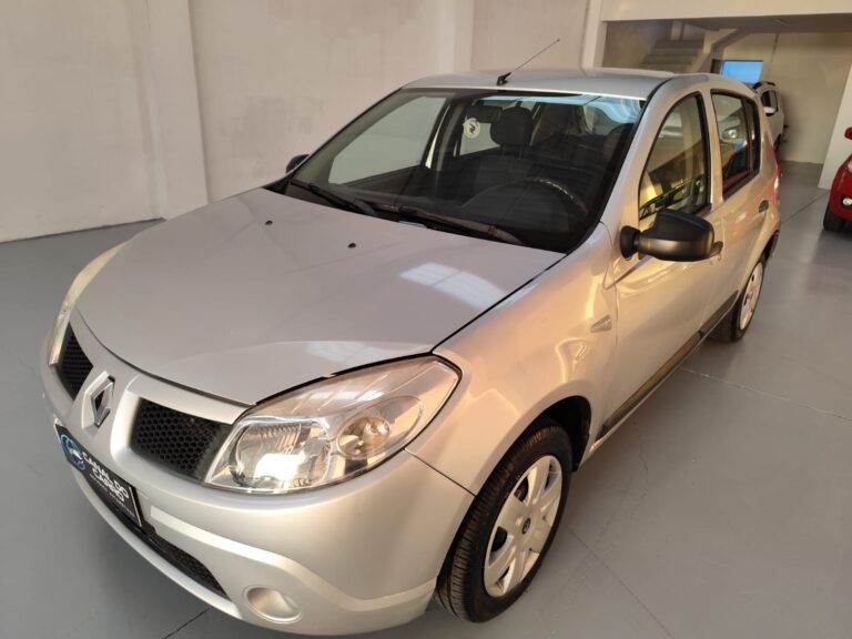 Sandero Autentique 1.6 ano 2010 (4)