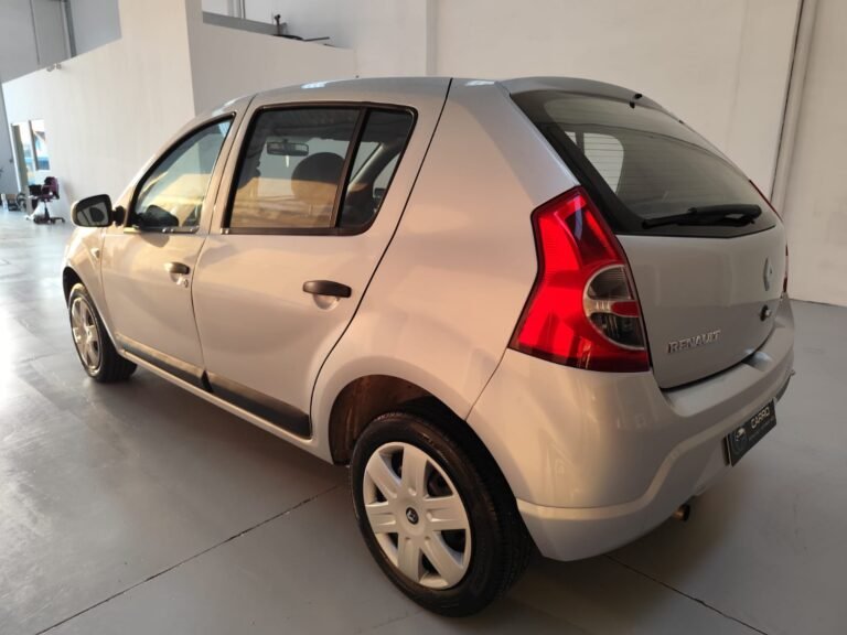 Sandero Autentique 1.6 ano 2010 (7)